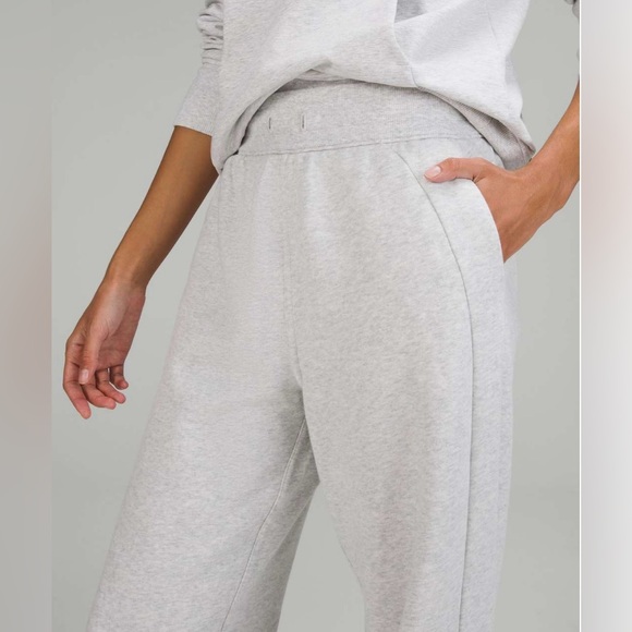 Lululemon Scuba High-Rise Relaxed Jogger in Heathered Core Ultra Light Grey - Picture 9 of 9